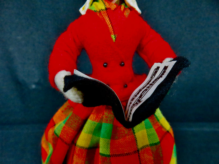 Simpich Christmas Caroler