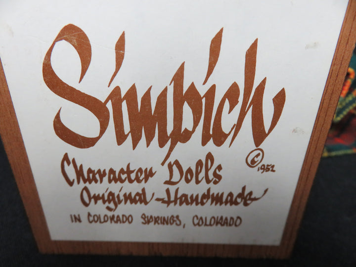Simpich Christmas Caroler
