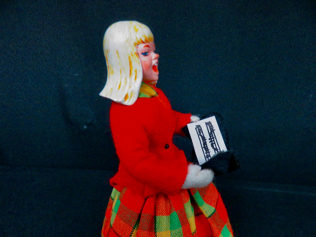 Simpich Christmas Caroler