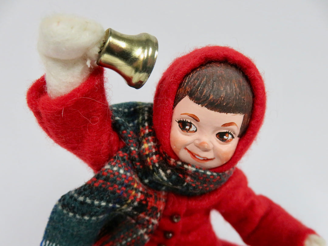 Simpich Christmas Caroler