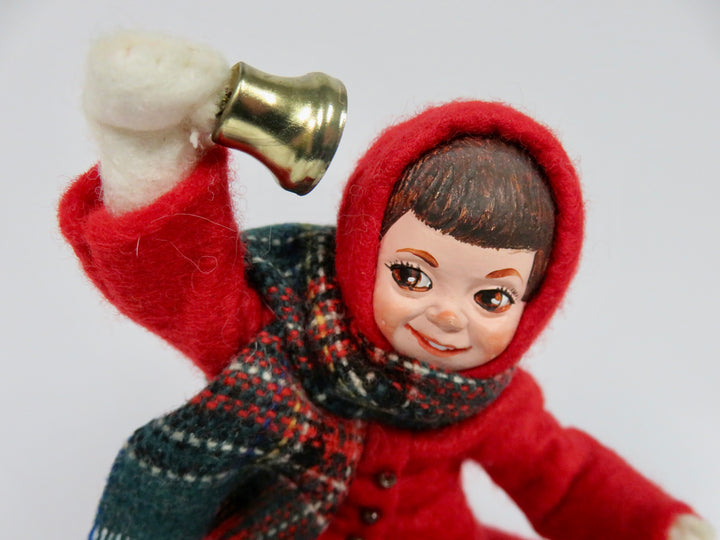 Simpich Christmas Caroler