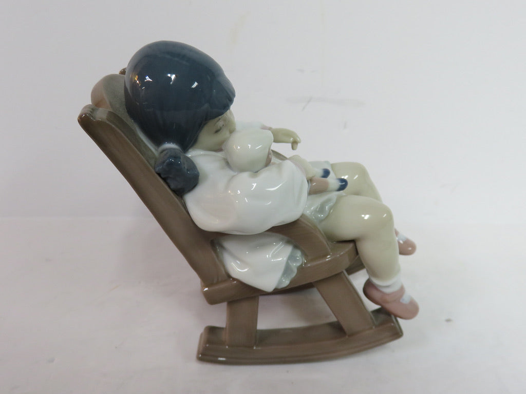Lladró Nap Time Figurine