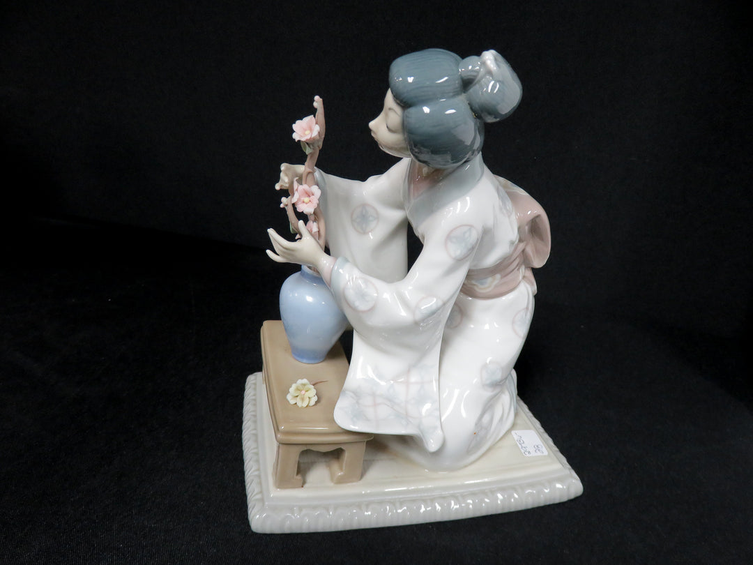 Lladró Figurine