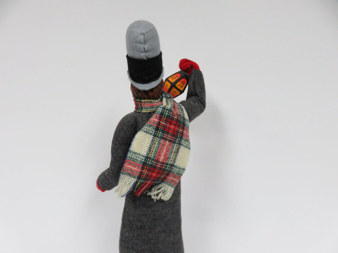 Simpich Christmas Caroler