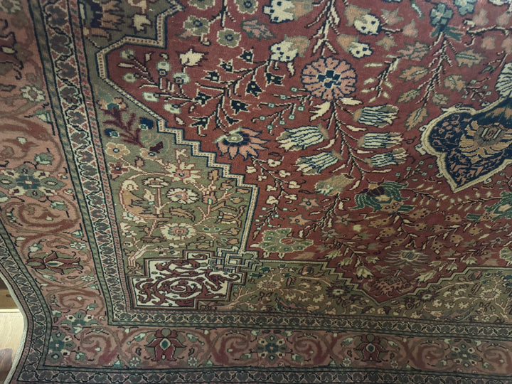 6'4" x 9'2" Kayseri Yun Area Rug