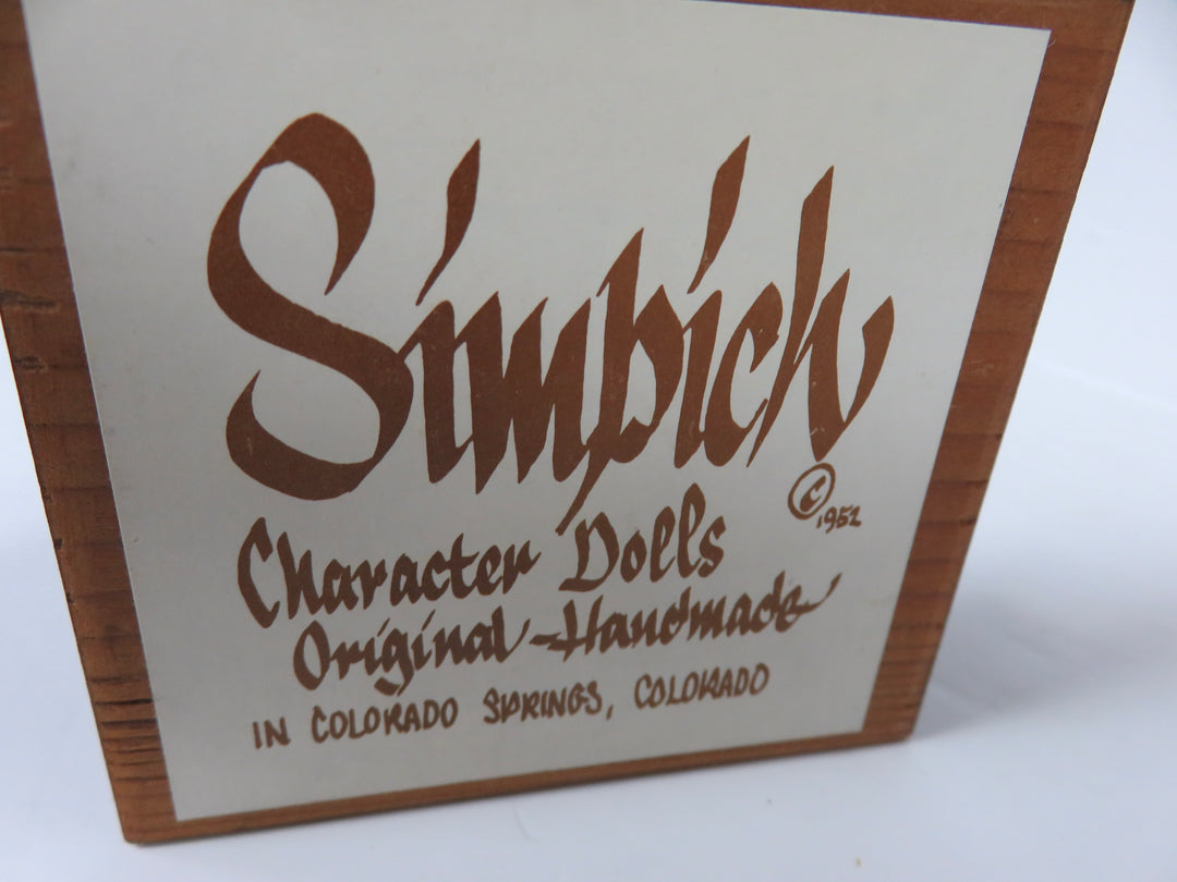 Simpich Christmas Caroler