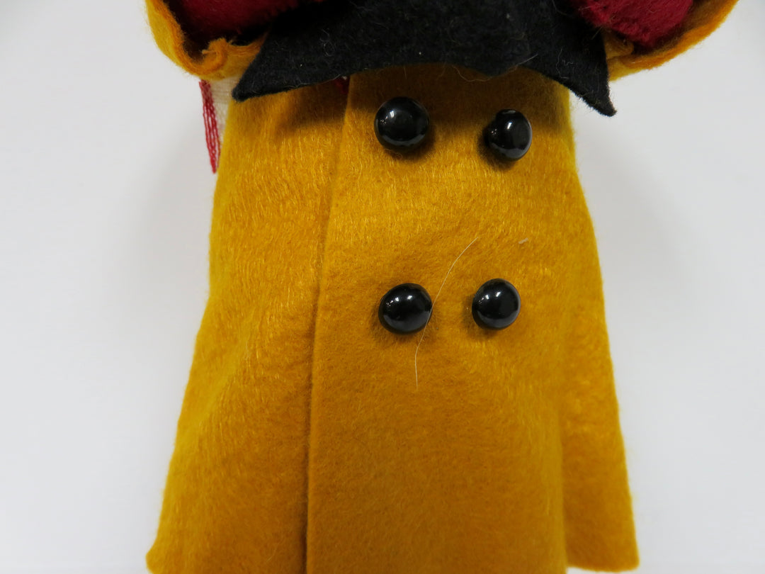 Simpich Christmas Caroler