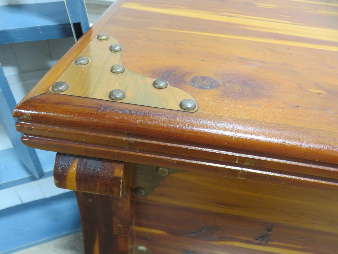 Red Cedar Lockable Chest