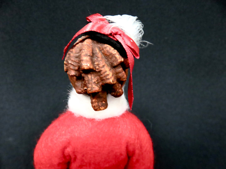 Simpich Christmas Caroler