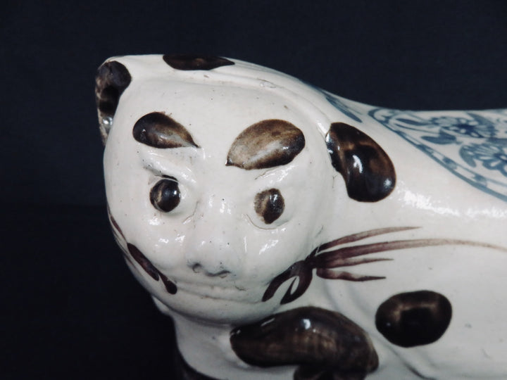 Vintage Cat "Pillow" Figurine