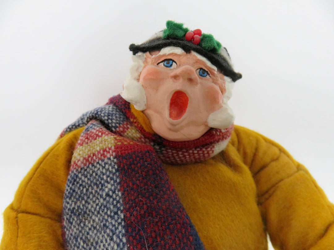 Simpich Christmas Caroler