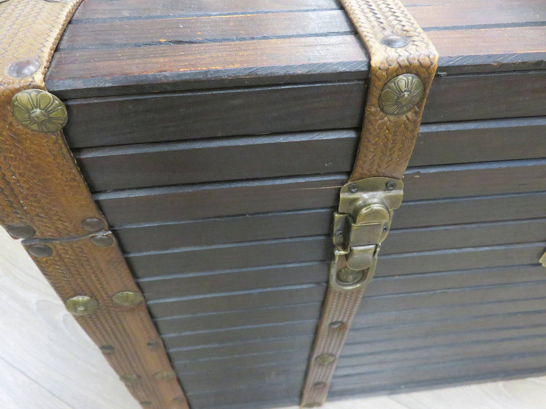 Antique Style Flat Top Trunk