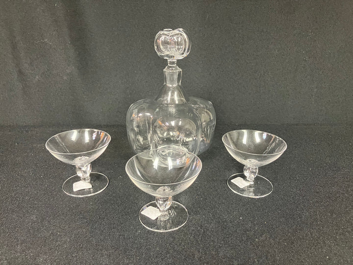 Petit Decanter and Glasses Set