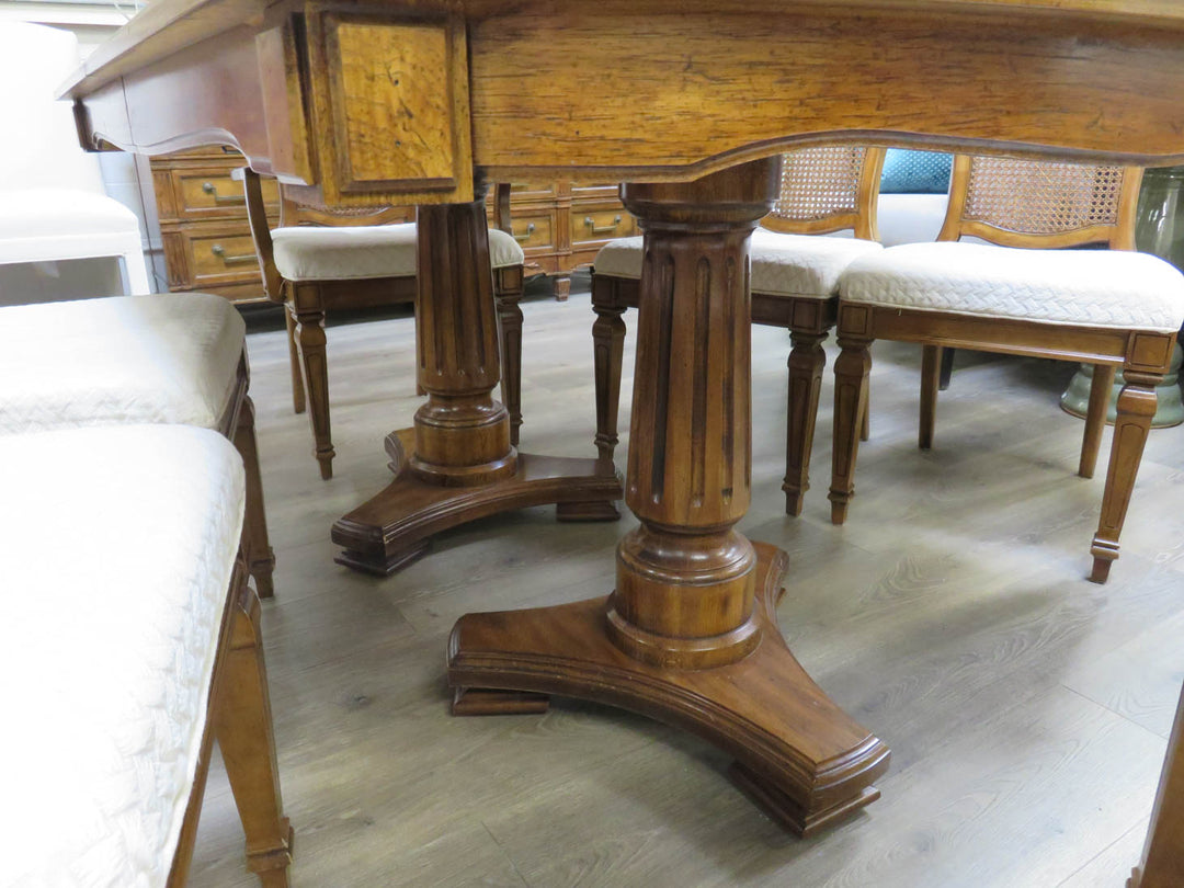 Thomasville Dining Table & Chairs