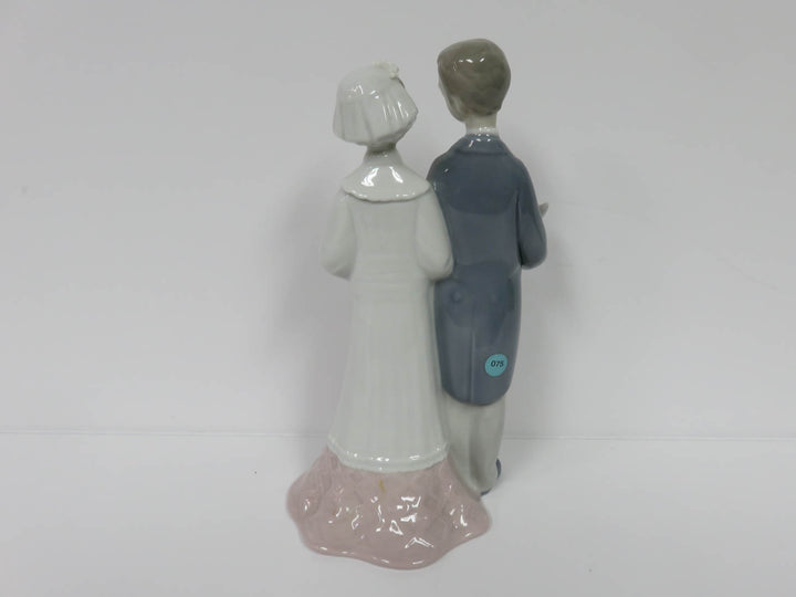 Lladro Bride and Groom Figurine