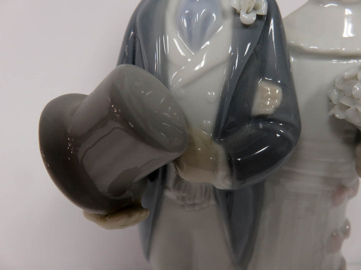 Lladro Bride and Groom Figurine