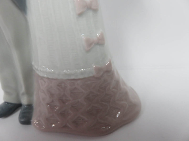 Lladro Bride and Groom Figurine