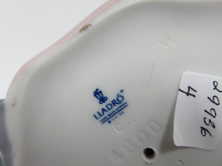 Lladro Bride and Groom Figurine