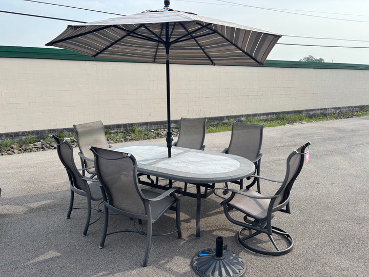 Tropitone Oval Outdoor Table & Chairs