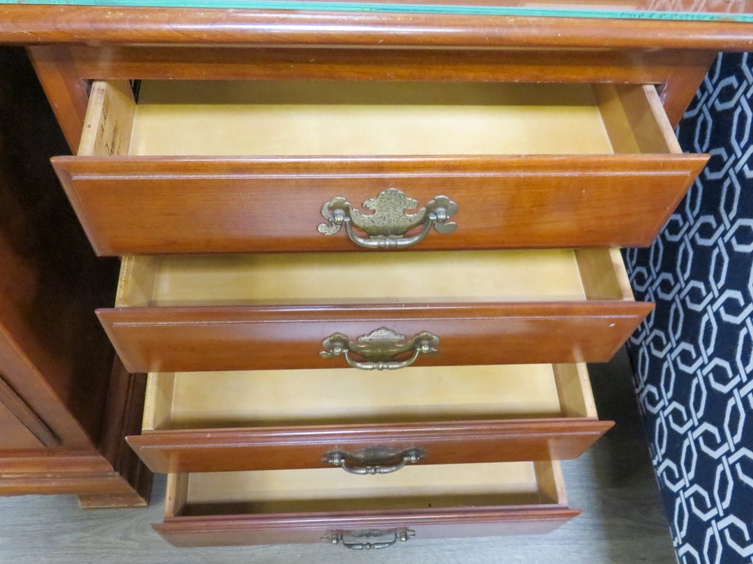 Ethan Allen Early American Nightstand