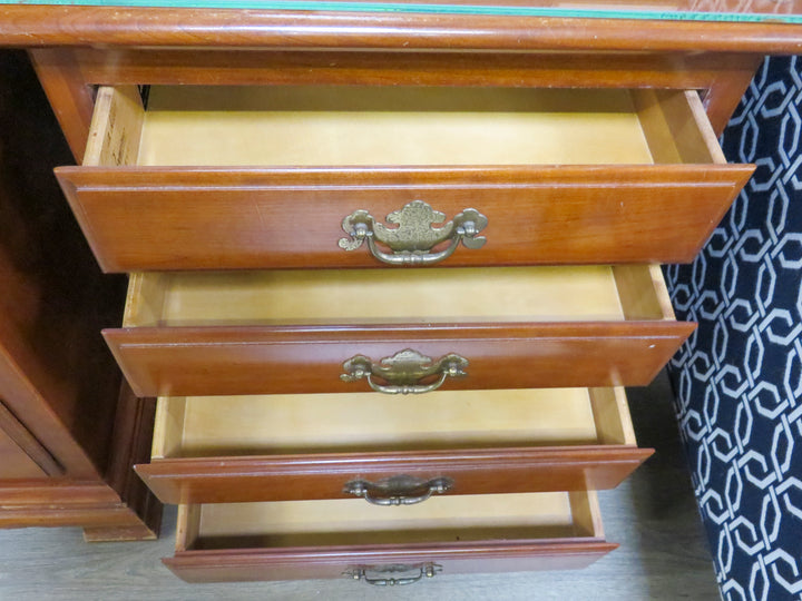 Ethan Allen Early American Nightstand