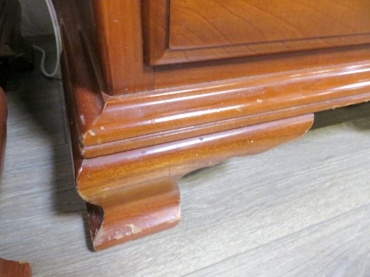 Ethan Allen Early American Nightstand