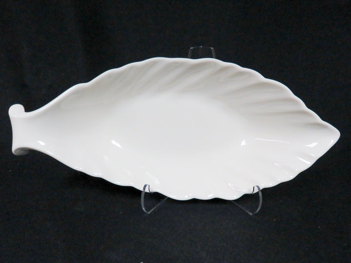 Oblong Leaf Shaped Dish