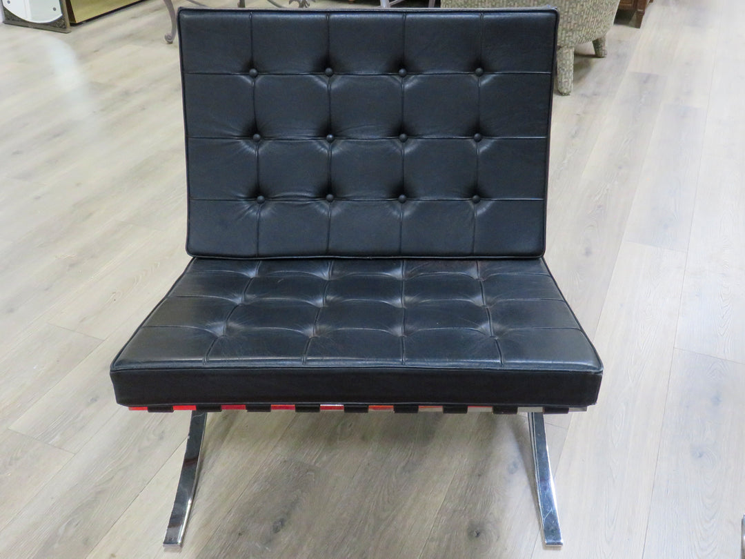 Vintage Black Leather Barcelona Chair