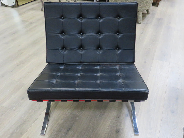 Vintage Black Leather Barcelona Chair
