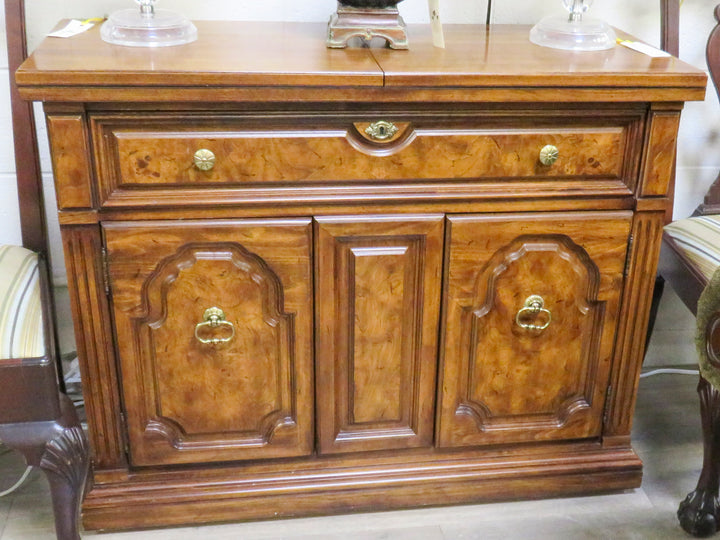 Huntley by Thomasville Server