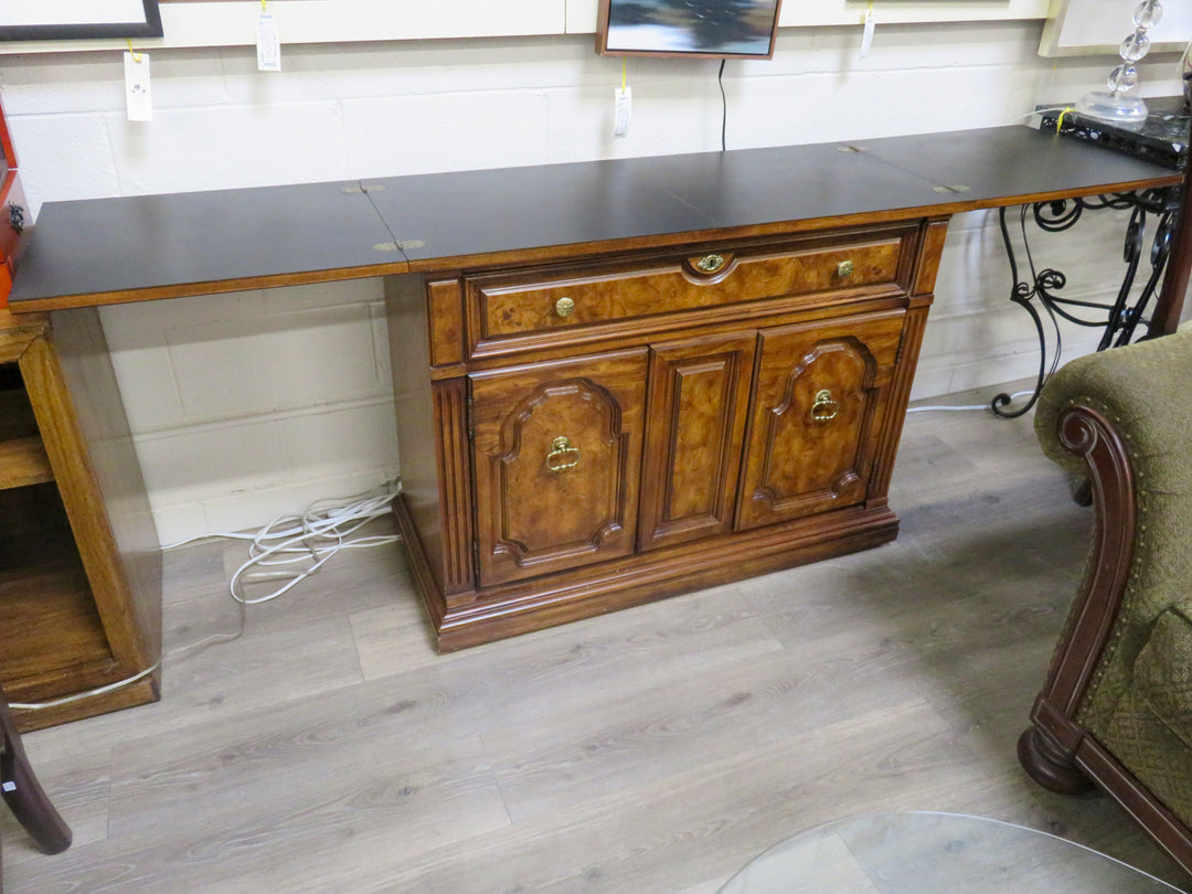 Huntley by Thomasville Server