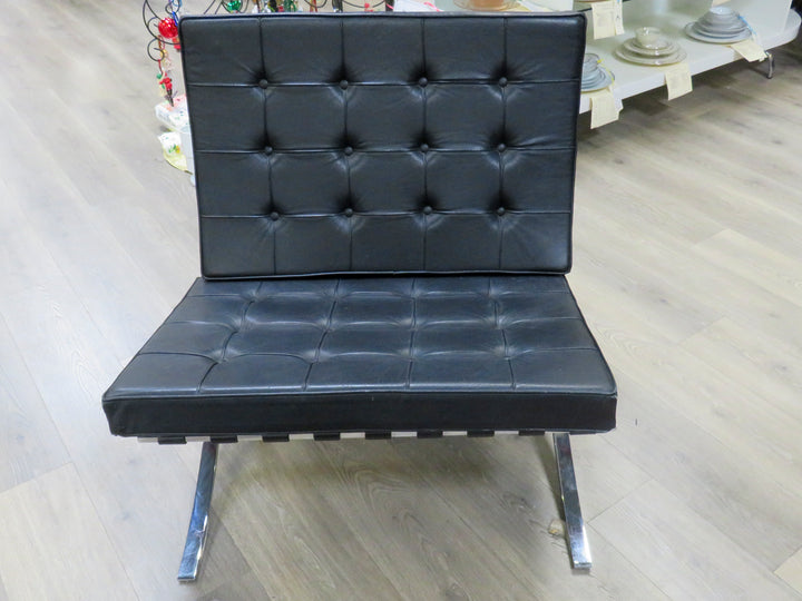 Vintage Black Leather Barcelona Chair