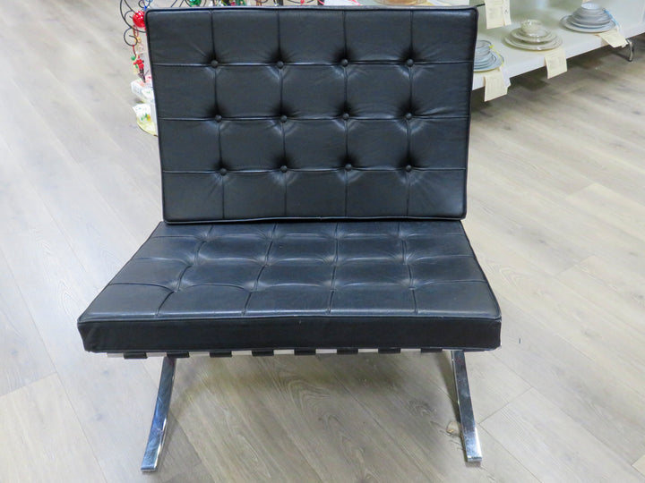 Vintage Black Leather Barcelona Chair