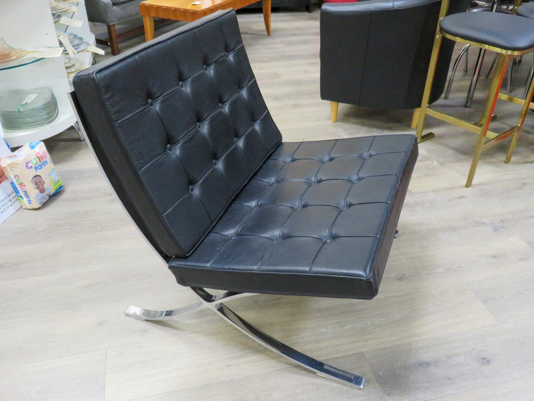 Vintage Black Leather Barcelona Chair