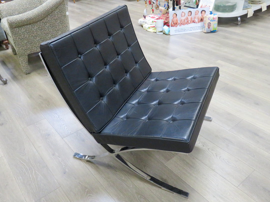 Vintage Black Leather Barcelona Chair