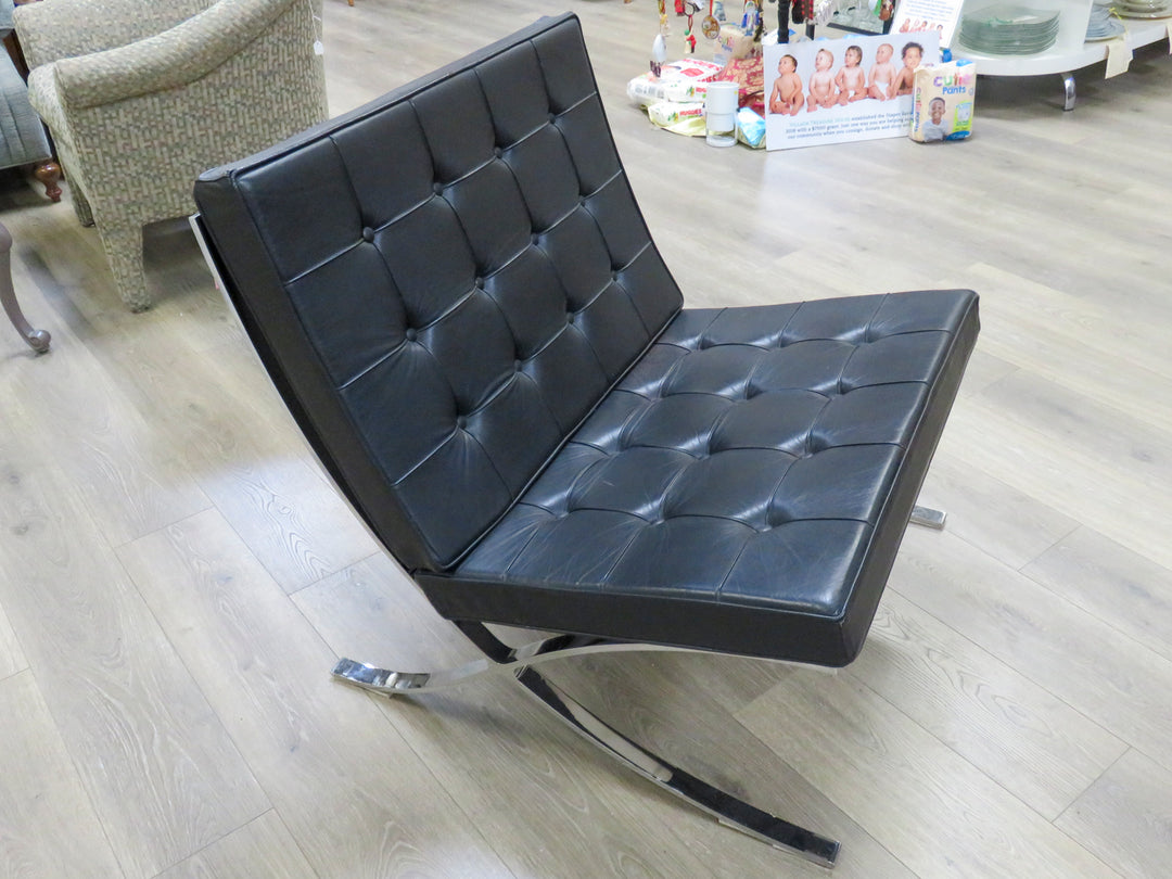 Vintage Black Leather Barcelona Chair