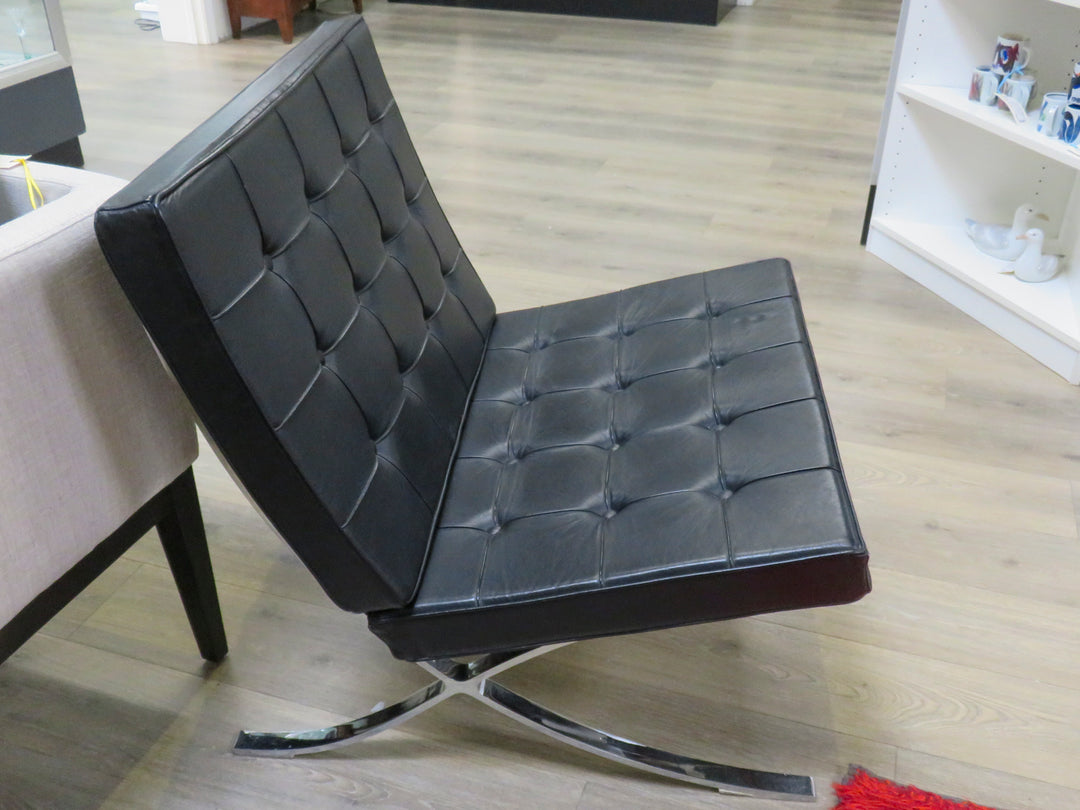 Vintage Black Leather Barcelona Chair