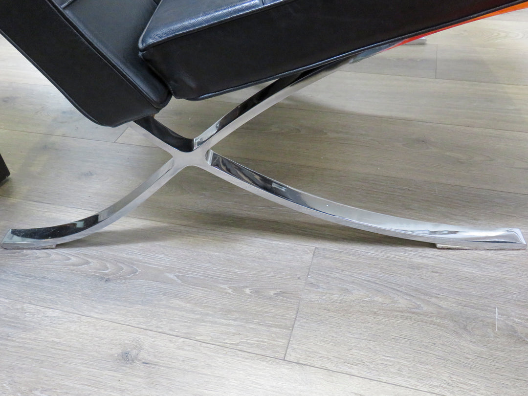 Vintage Black Leather Barcelona Chair