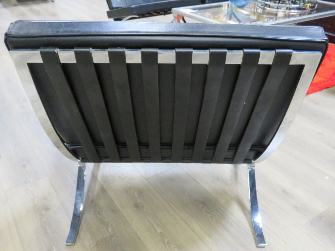 Vintage Black Leather Barcelona Chair
