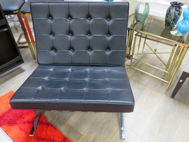 Vintage Black Leather Barcelona Chair