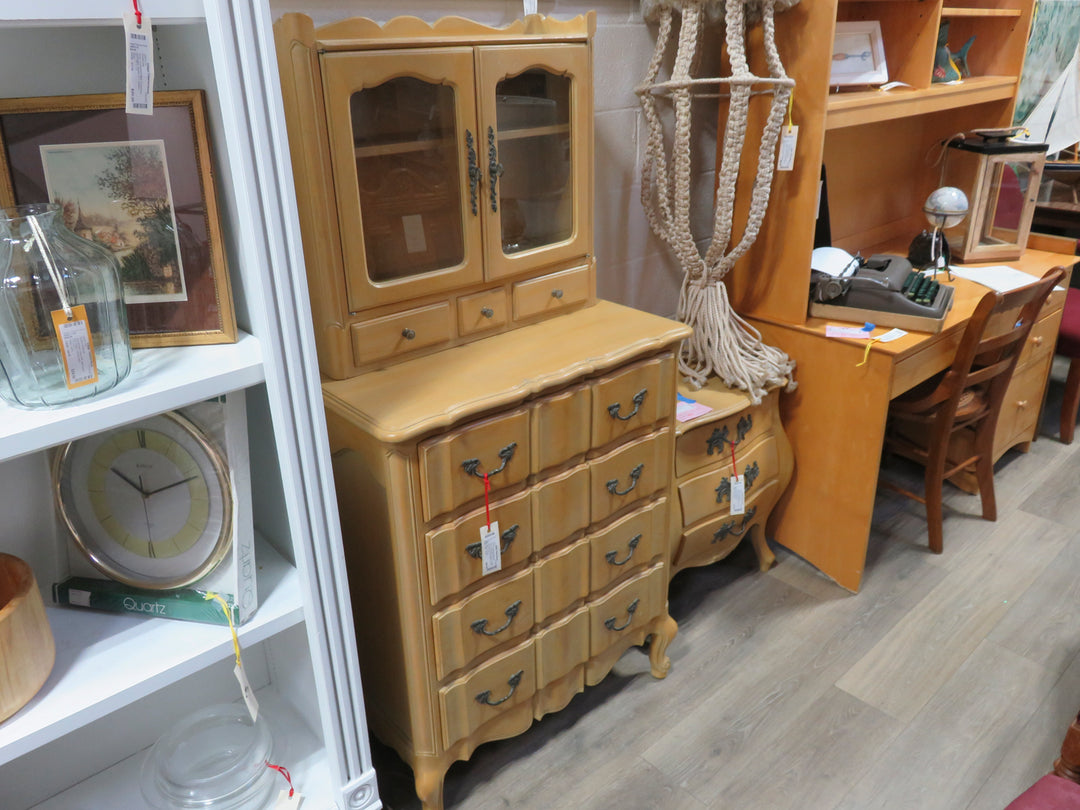 French Provincial Dresser With Hutch
