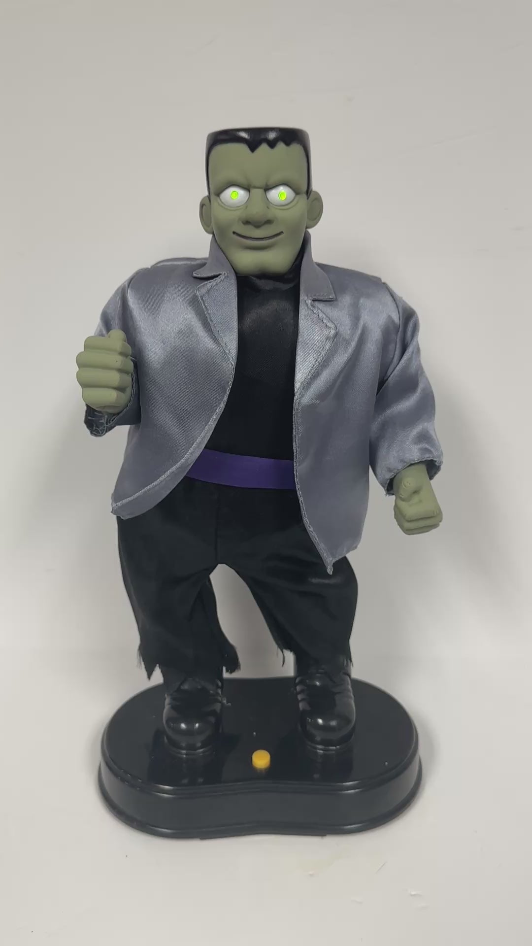 Halloween Hip Swinging Monster