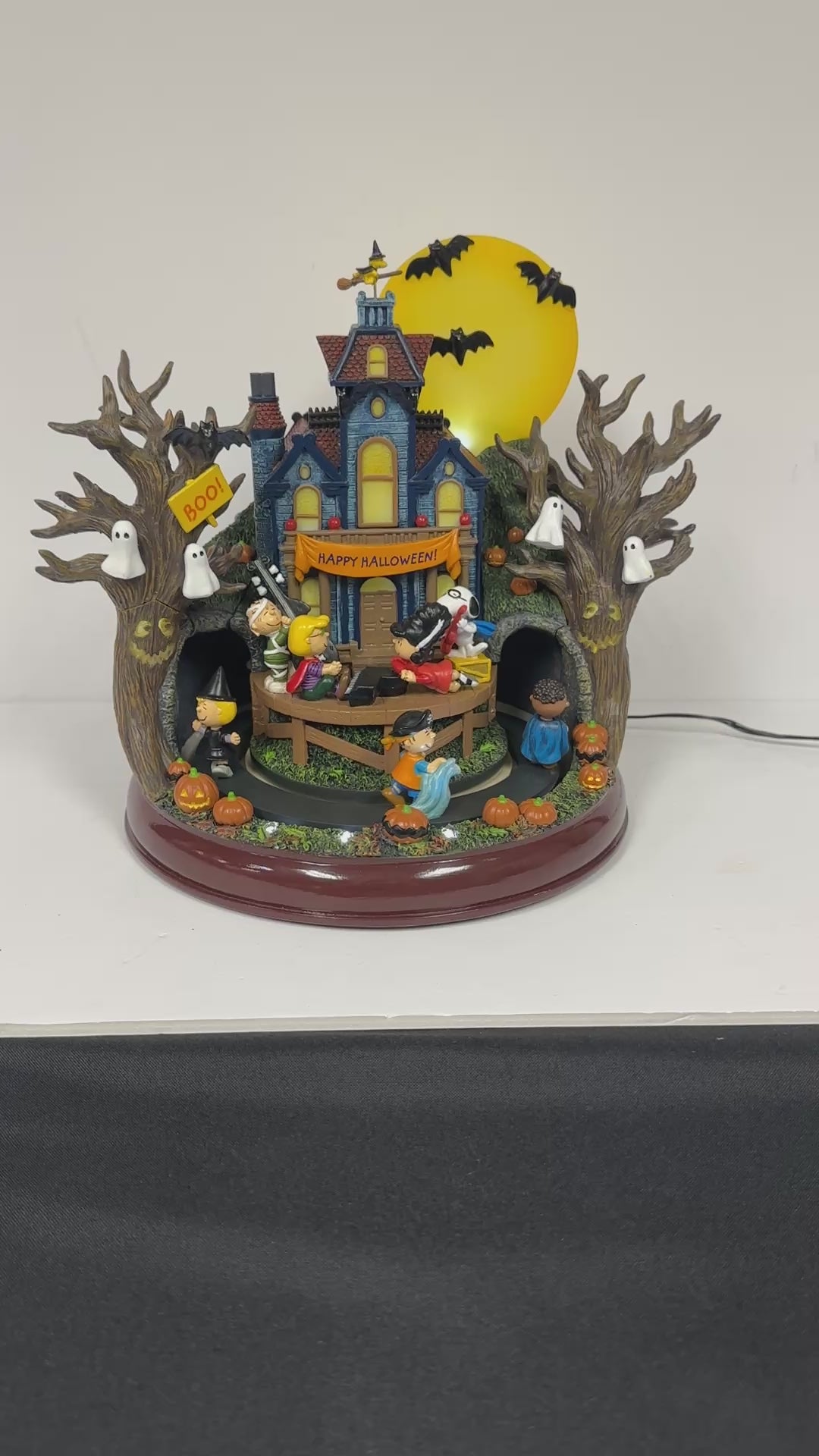 Bradford Exchange Peanuts "Monster Bash"