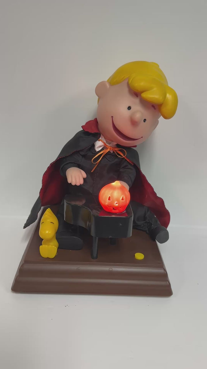 Animated Schroeder Playing Piano